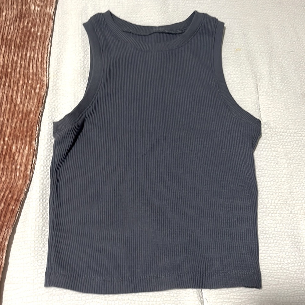 Hollister small tank